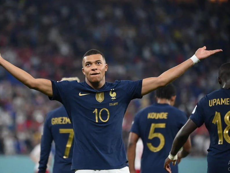 Kylian Mbappe helps France to qualify for the Round of 16 FIFA World Cup 2022
